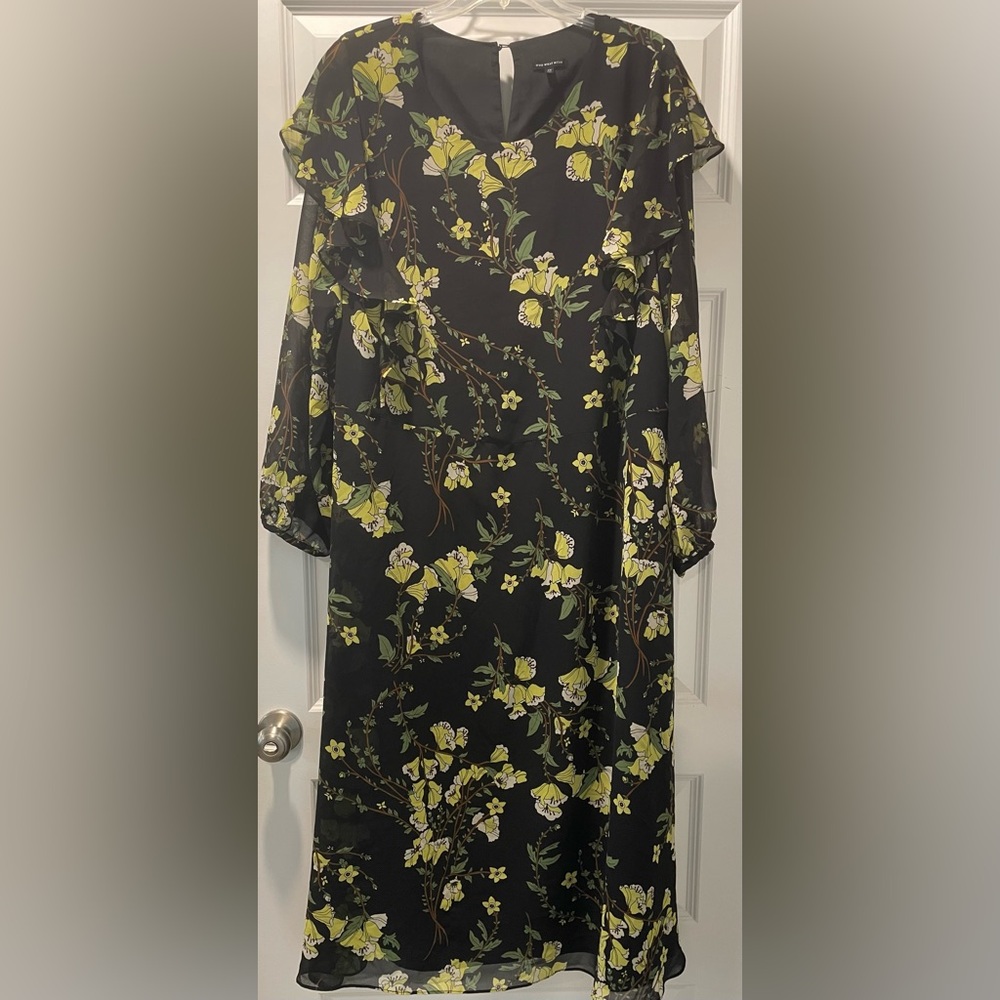 Who What Wear Dress Size 4X. Black with Green Floral